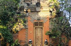 4-Ubud-Palace-bali